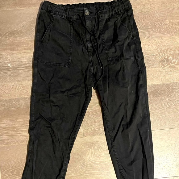 AE Black cargo pants - Picture 1 of 3